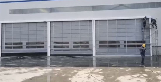 大型車間快速堆積門安裝